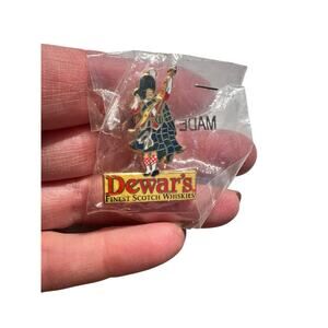 Vintage‎ DEWAR'S Collectors Scotsman Logo Scotch Whiskey LAPEL PIN TIE TAC New!